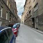 Nice 5 Apartments