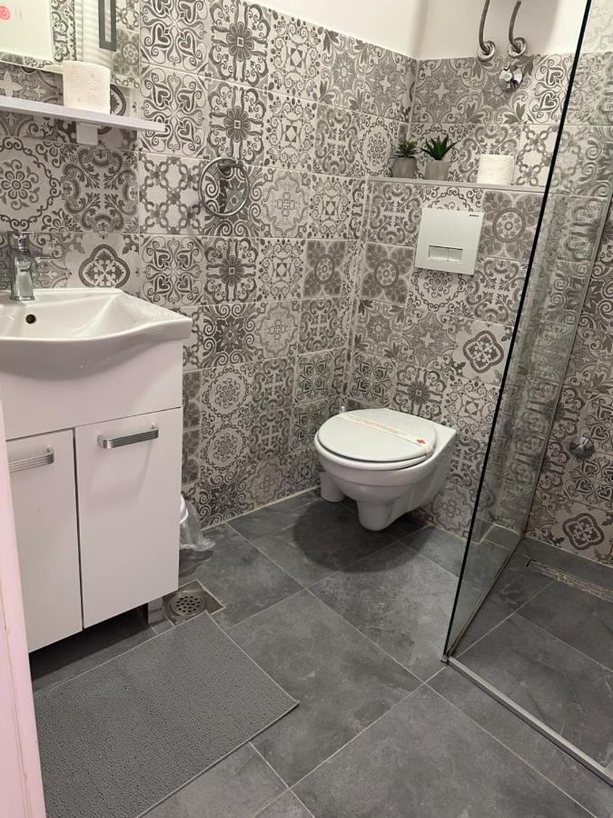 Apartman 5 *